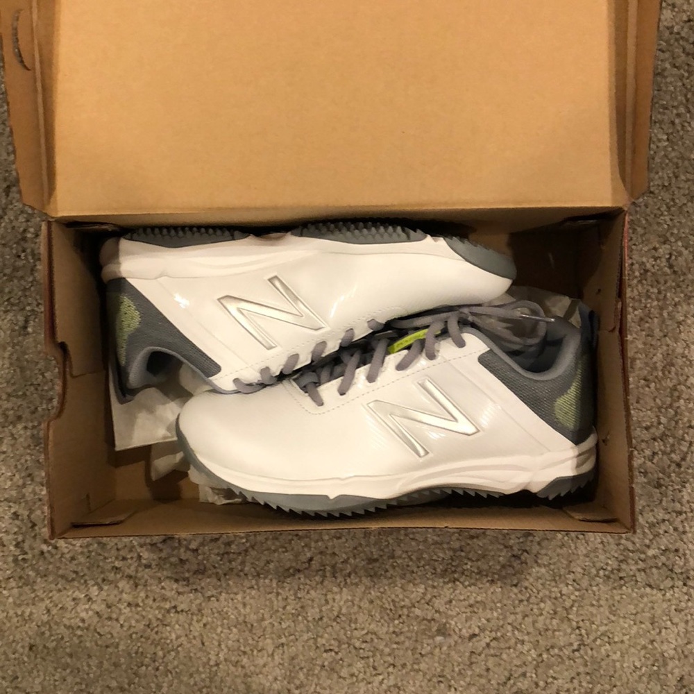 BRAND NEW NEVER WORN NEW BALANCE LACROSSE TURFS